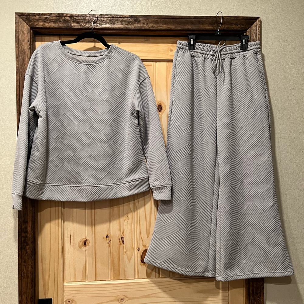 Grey Woman’s 2 piece Set